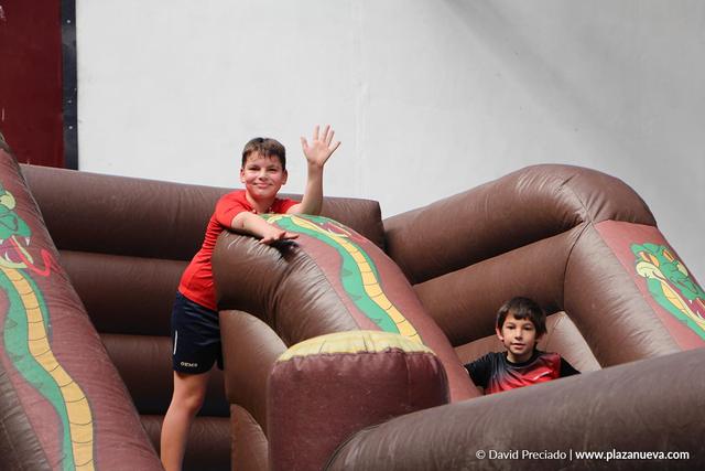 Niños en los hinchables de la Graco Txiki 2025