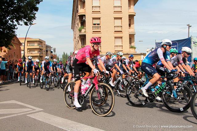Ciclistas profesionales de La Vuelta 2025 en Alfaro
