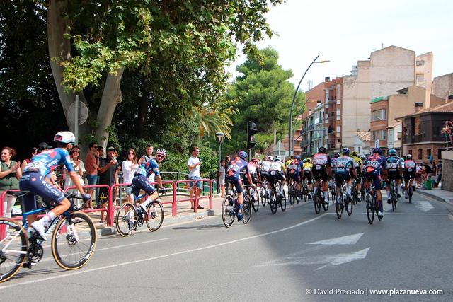 Cola del pelotón de La Vuelta 2025 en Alfaro